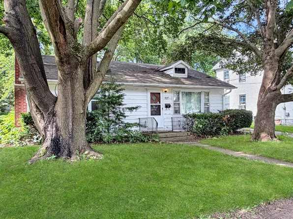 807 E Illinois St, Freeport, IL 61032