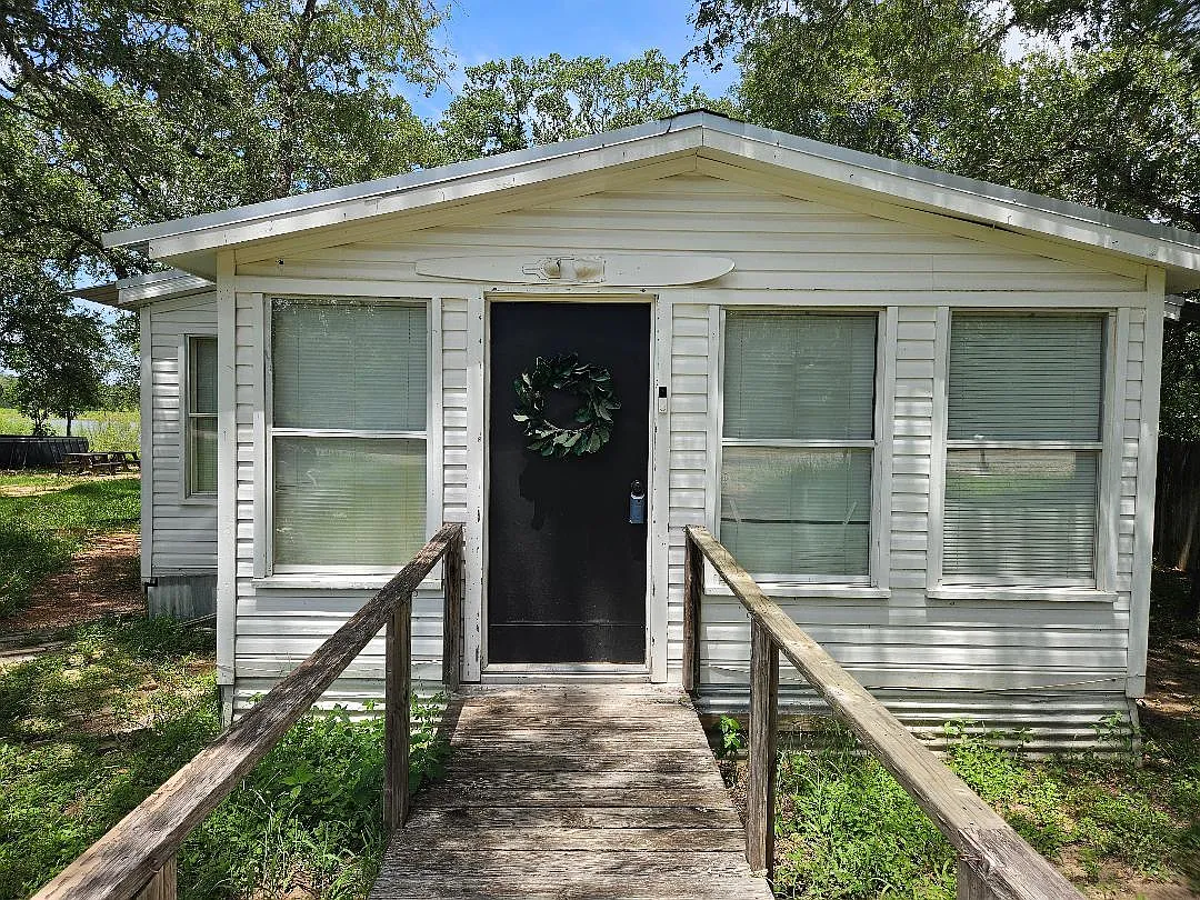 3 bed, 2.0 bath, 1120 sqft, $1,650 — Photo 2