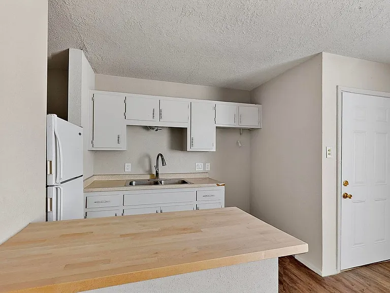 5817 Central Avenue NW — Photo 18