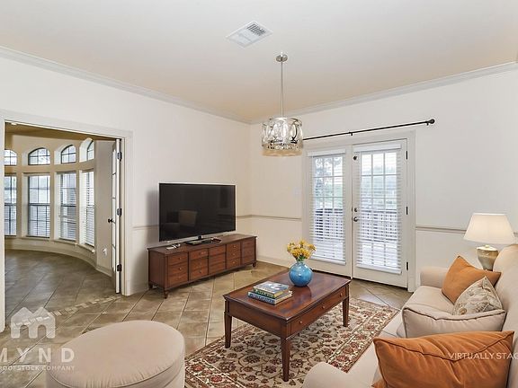2nd image of 2908 Arbor Ct