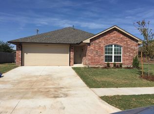 11901 SW 8th St, Yukon, OK 73099