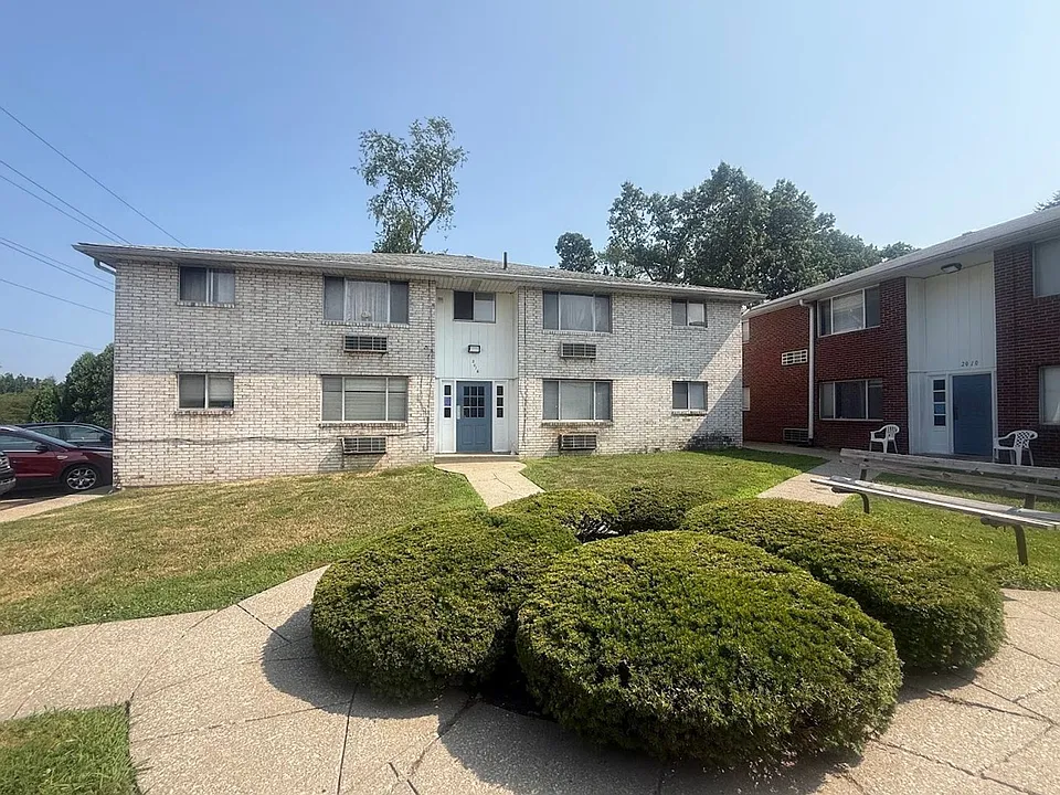 2016 Woodlawn Ave NW