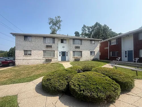 2016 Woodlawn Ave NW Photo 1