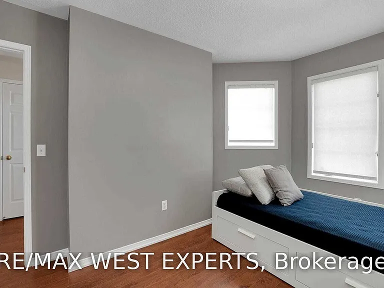 18 Forest Gate Ave — Photo 24
