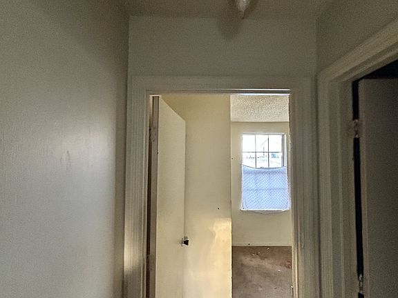 5th image of 2706 Vista Ln
