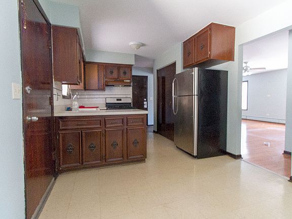 4th image of 3042 N Central Ave APT 103