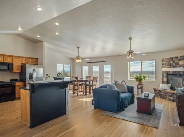 3770 E Juniper Cliffs Dr, Kanab, UT 84741