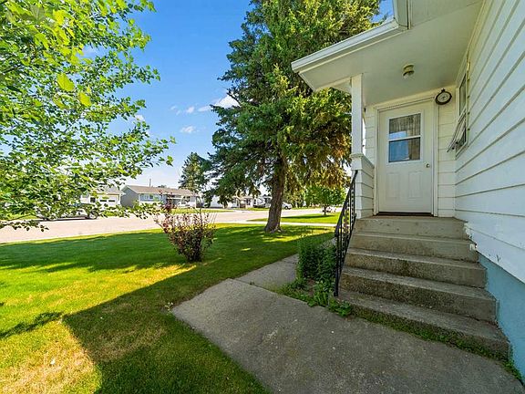 4th image of 945 3rd Ave N