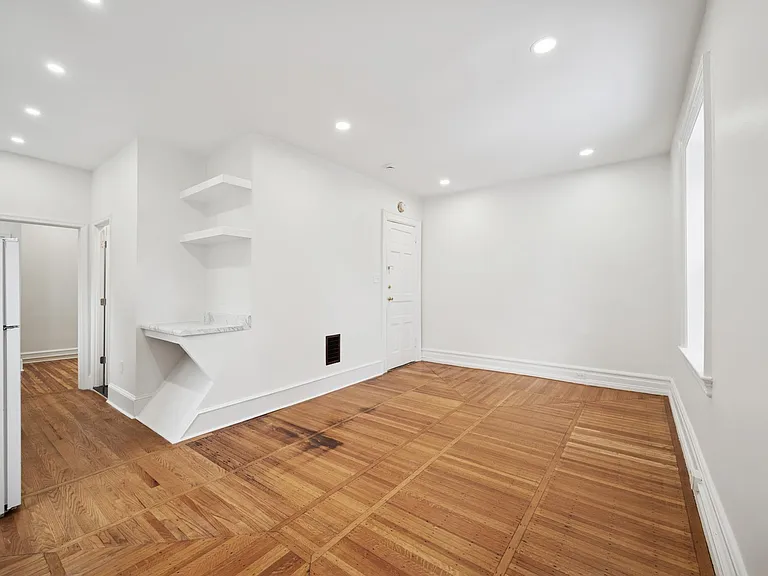 236 W Harvey St #B25 — Photo 7