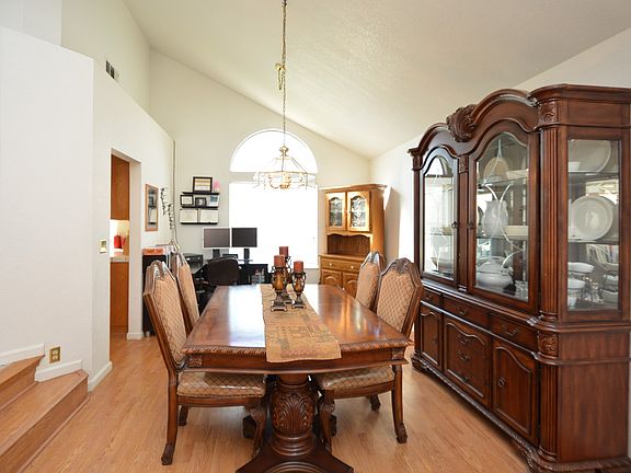4th image of 661 Vallarta Ct