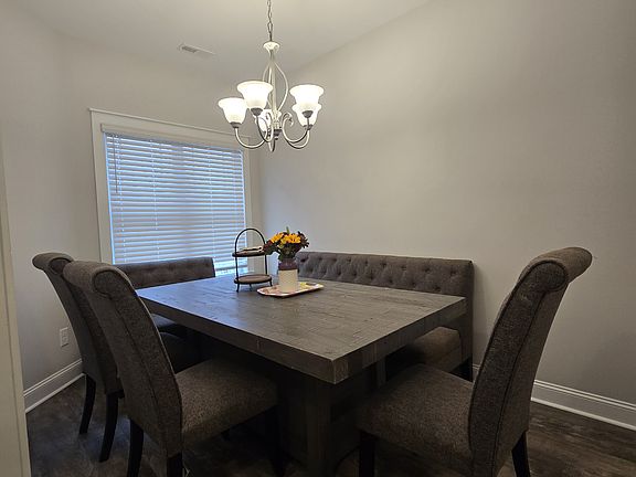 4th image of 1815 Fox Den Way #4