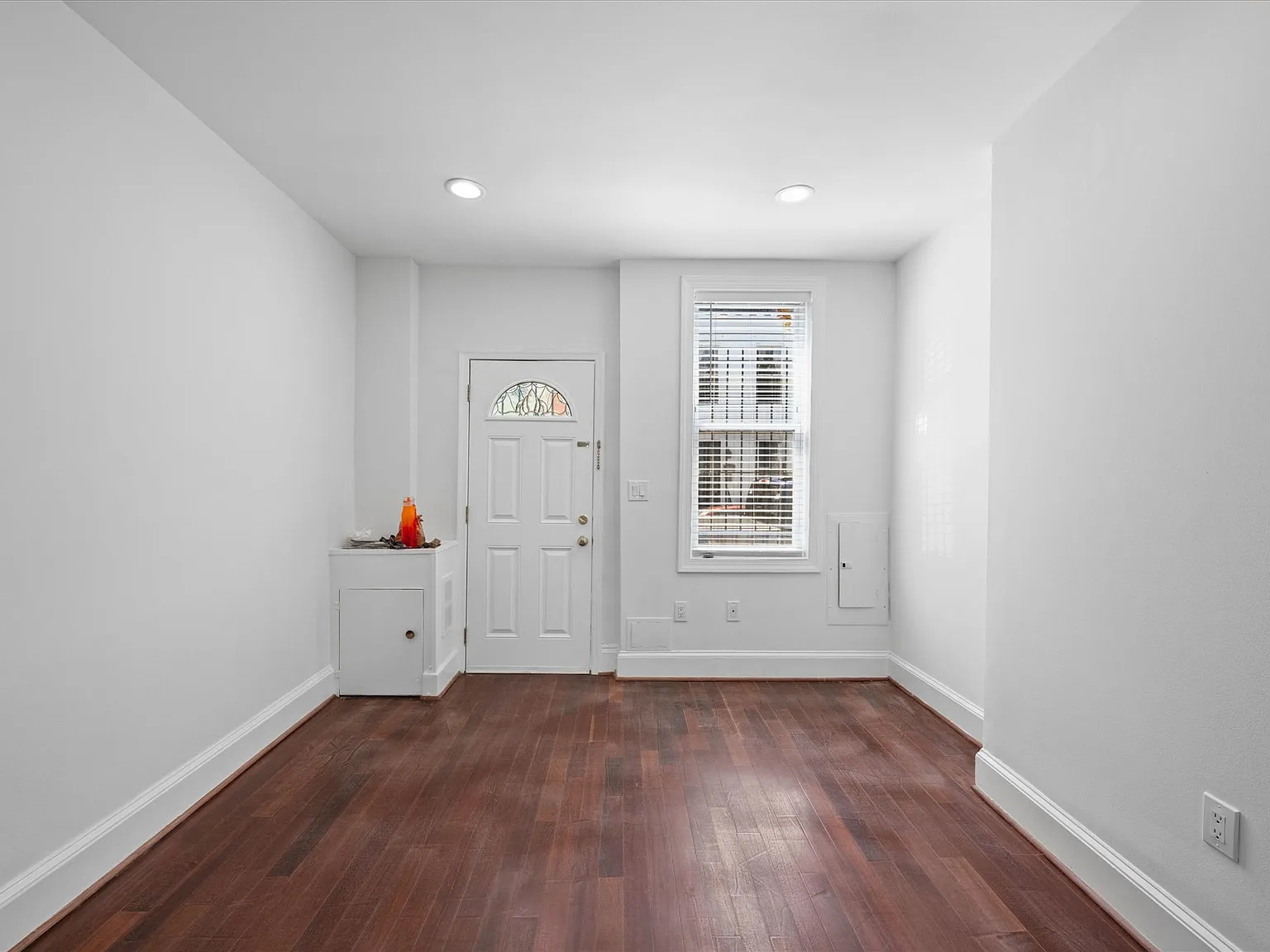 2 bed, 750 sqft, $2,395 — Photo 3