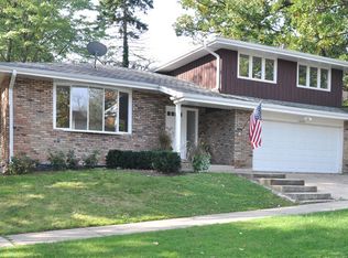 10150 S Longwood Dr, Chicago, IL