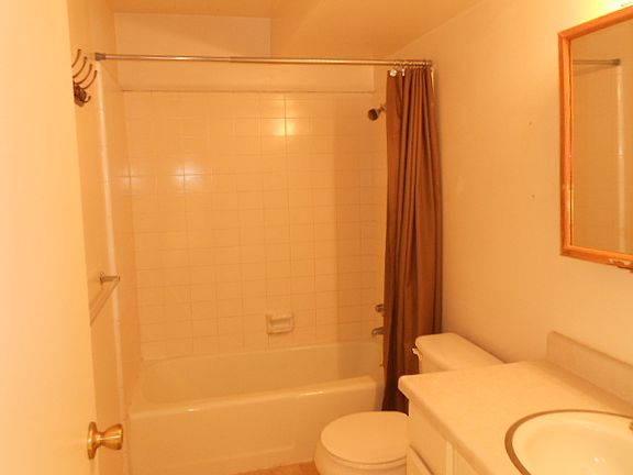 3rd image of 4841 S Memory Ln APT 6