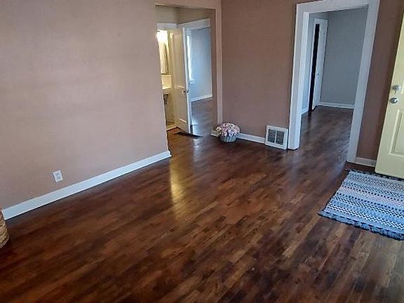 4th image of 546 S Cedar Ave