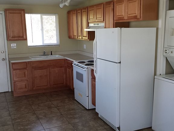 2nd image of 250 E Baird Ave