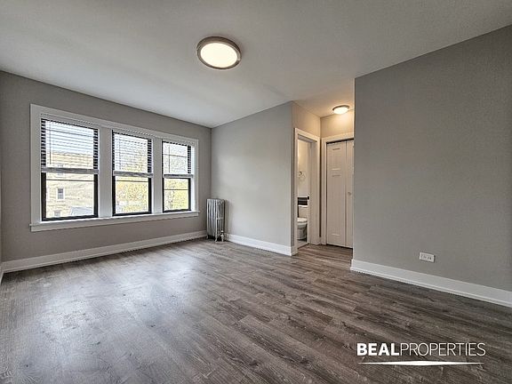 3rd image of 4641 N Paulina St #309