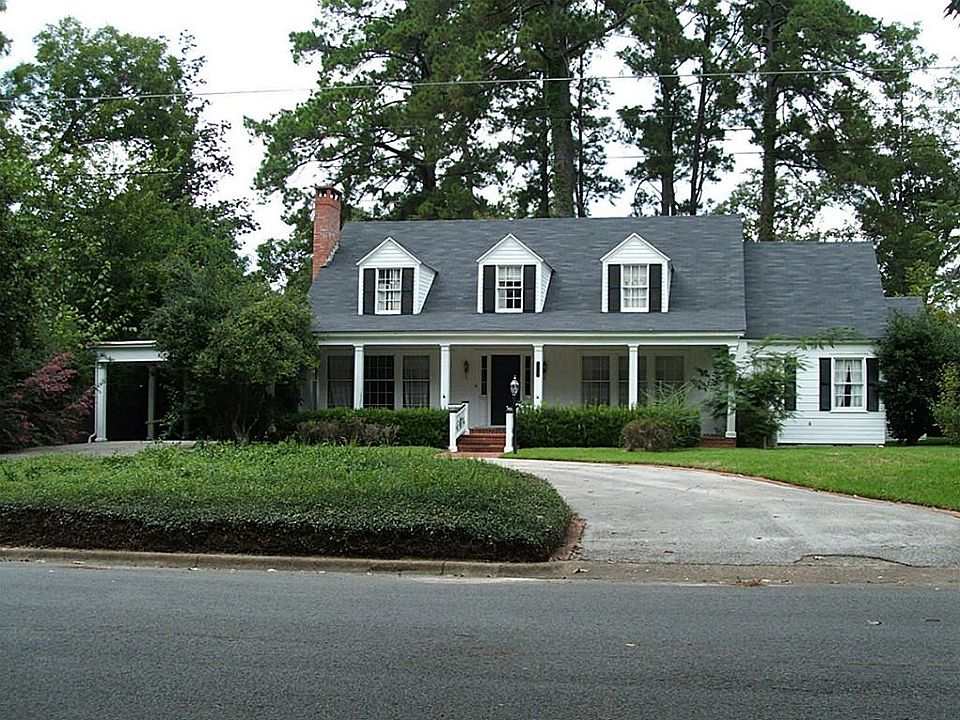1st image of 902 W Dogwood St