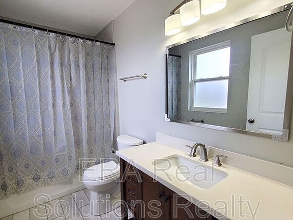 2nd image of 861 Reinhard Ave