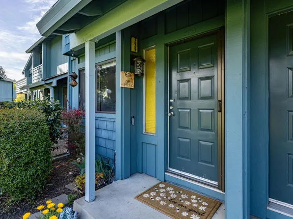 229 College View Drive, Rohnert Park, CA 94928