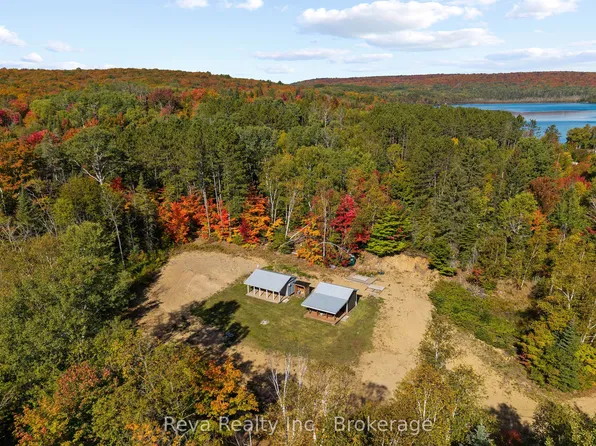 219 Elgin Rd, Hastings Highlands, ON K0L 2K0