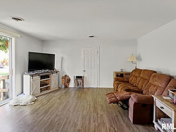 2nd image of 303 N Jackson St