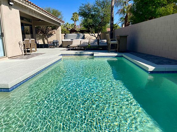 Heated Pool + 6-Person Hot Tub