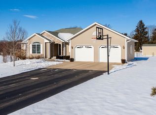S3535 Pine Knoll Ct, Baraboo, WI 53913