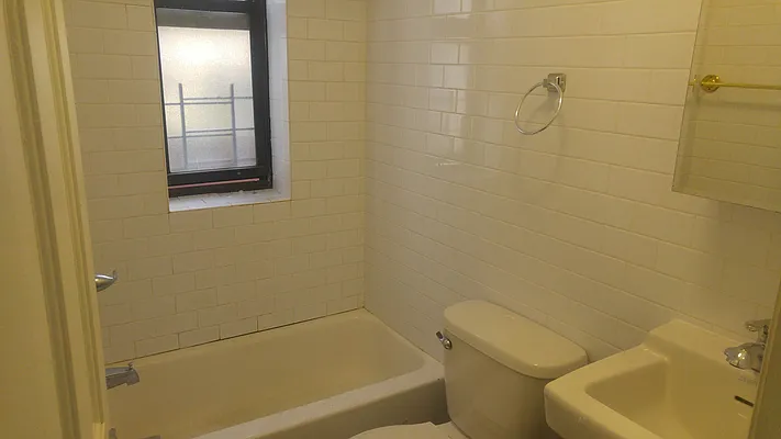 Rented by Downtown Mgt & Realty LLC | media 15