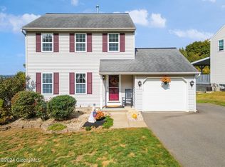 11 Red Rock Rd, Troy, NY 12182