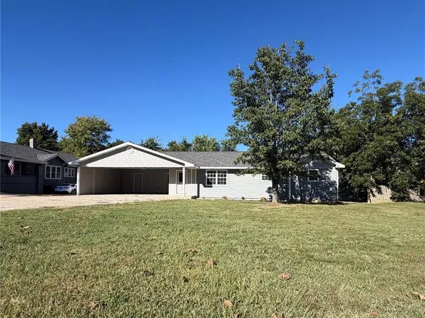 1515 Barron Rd, Poplar Bluff, MO 63901