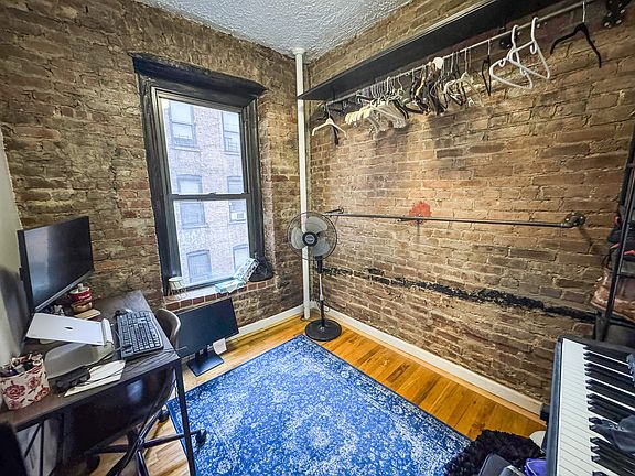 3rd image of 341 Bedford Ave #18