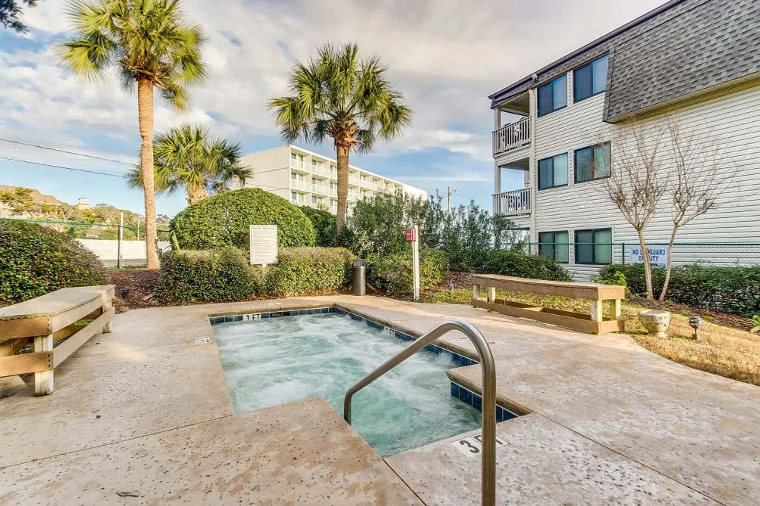 2 bed, 2.0 bath, 871 sqft, $2,600 — Photo 2