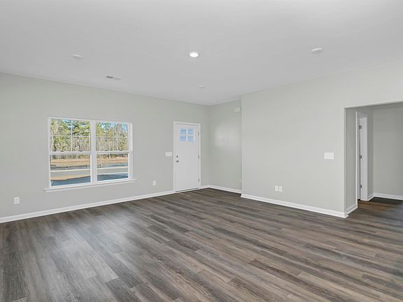 3rd image of 127 Middlesex Ct