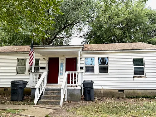 327 Ash St Photo 1
