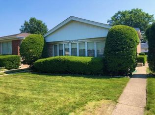 3851 Dempster St, Skokie, IL 60076