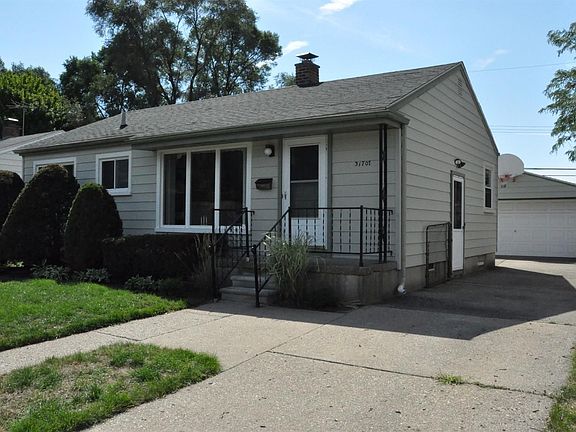 2nd image of 31707 Avondale St