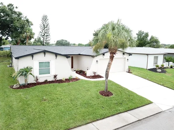 8448 Newton Dr, Port Richey, FL 34668