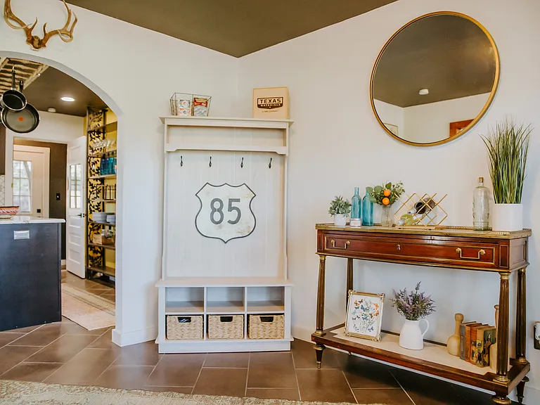 604 W Pecan St — Photo 31
