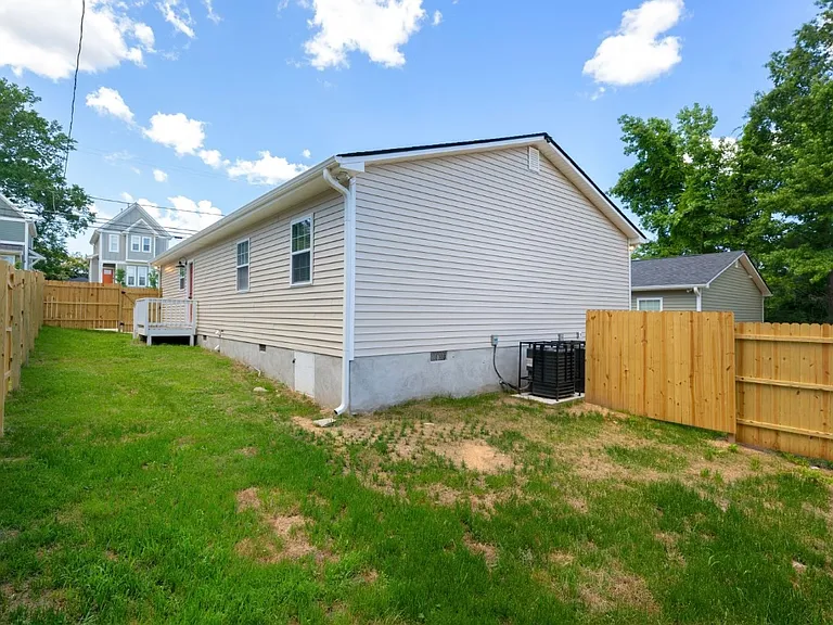 1003 Linwood Ave — Photo 12