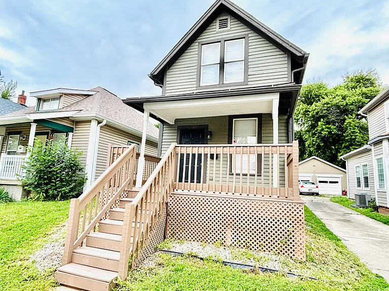 1720 Morton St — Photo 1