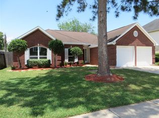 8811 Huntersfield Ln, La Porte, TX 77571