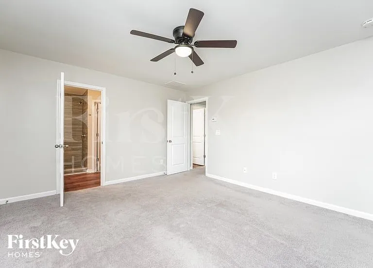 1035 Sutherland Dr — Photo 8