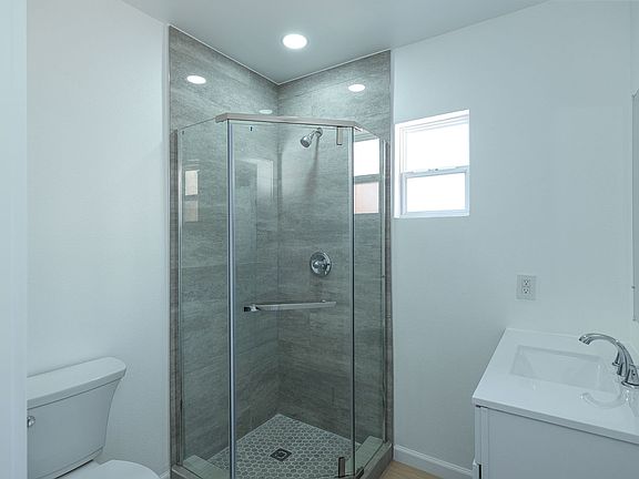 5th image of 3630 S F St #2