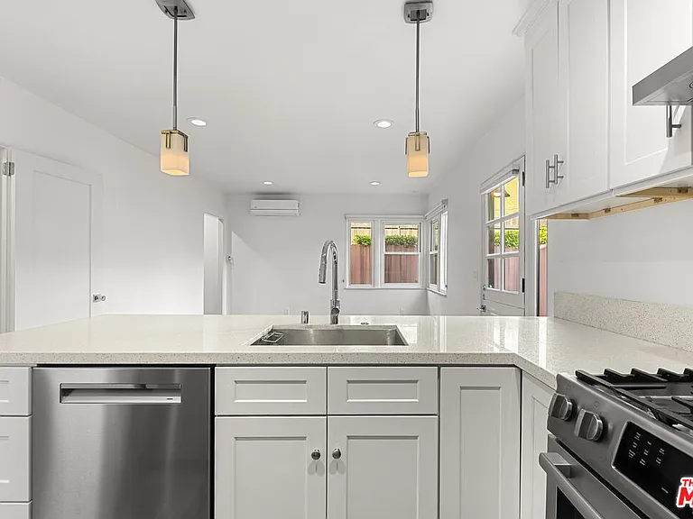 838 Hilldale Ave — Photo 12