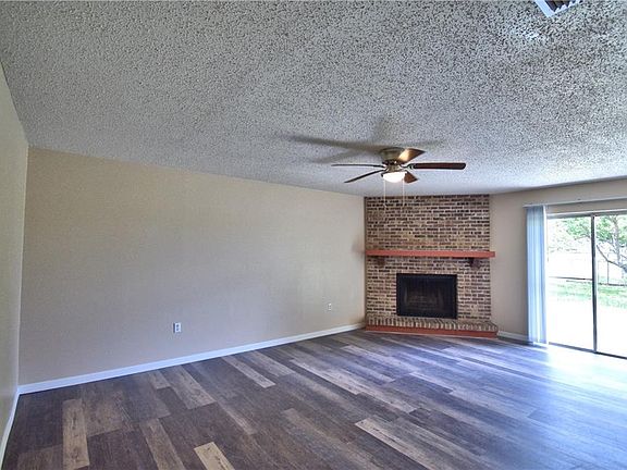 5th image of 818 Cinnamon Dr E