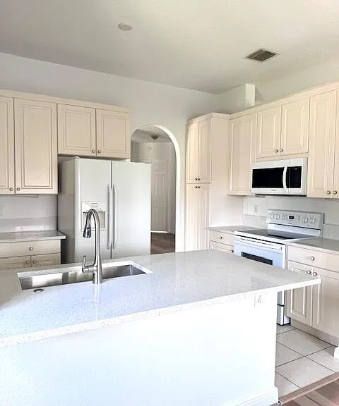 7842 Exeter Blvd E — Photo 11