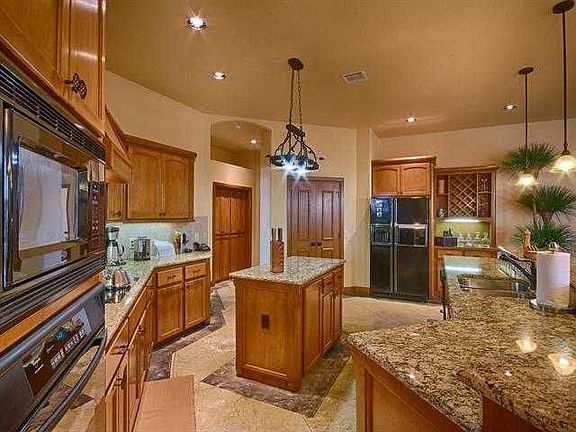 4th image of 5713 NW 161st Cir