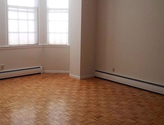 4th image of 406 E 8th St APT 2B