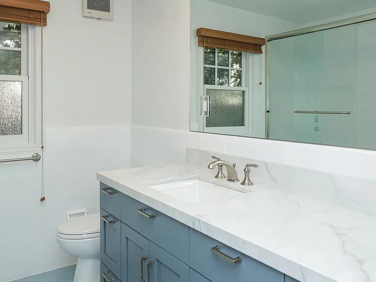 1030 Hopkins Ave — Photo 4